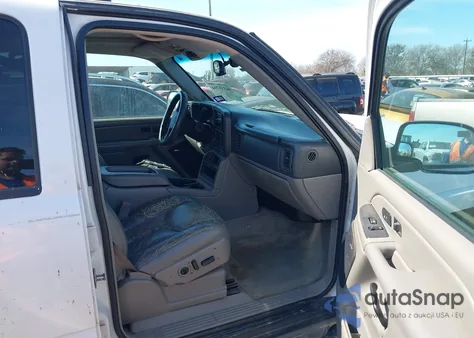 2006 Chevrolet Suburban 1500 Z71 из США, поврежденный, VIN 3GNFK16Z96G113022